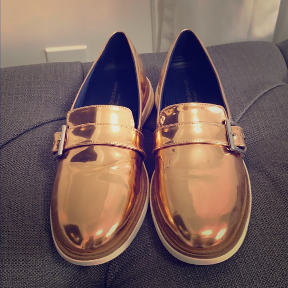 Like new cole haan rose gold zerogrand loafer